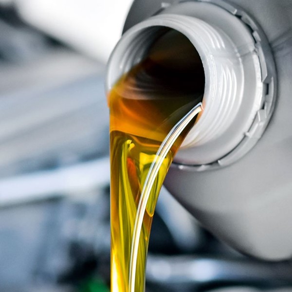 Выбор масел и смазочных материалов для техники и оборудования оптом: как найти оптимальное решение